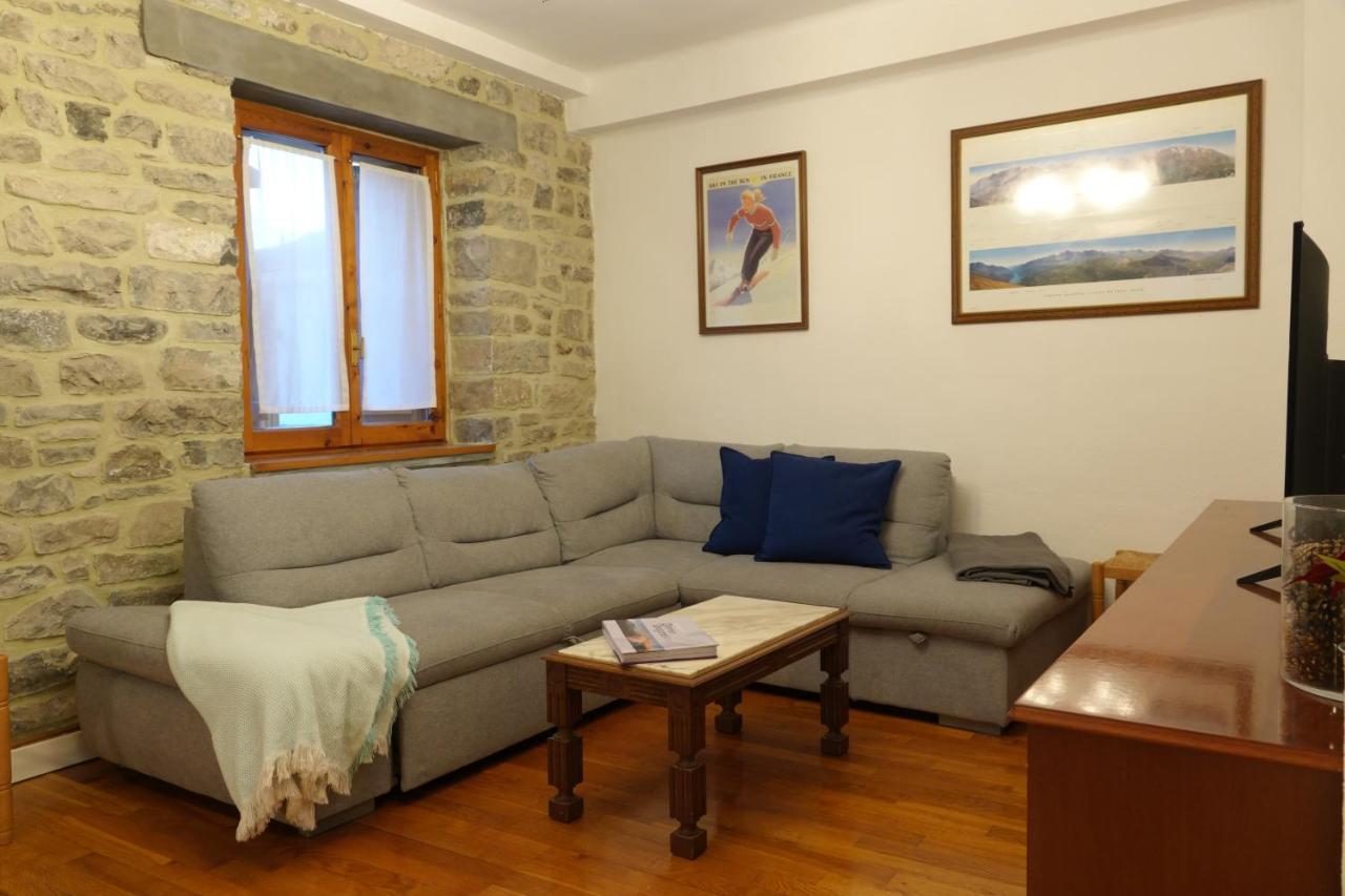 Cirjuana, Casa En El Centro Con Agradable Jardin Y Barbacoa By Pirineos 360 Villa Biescas  Eksteriør bilde